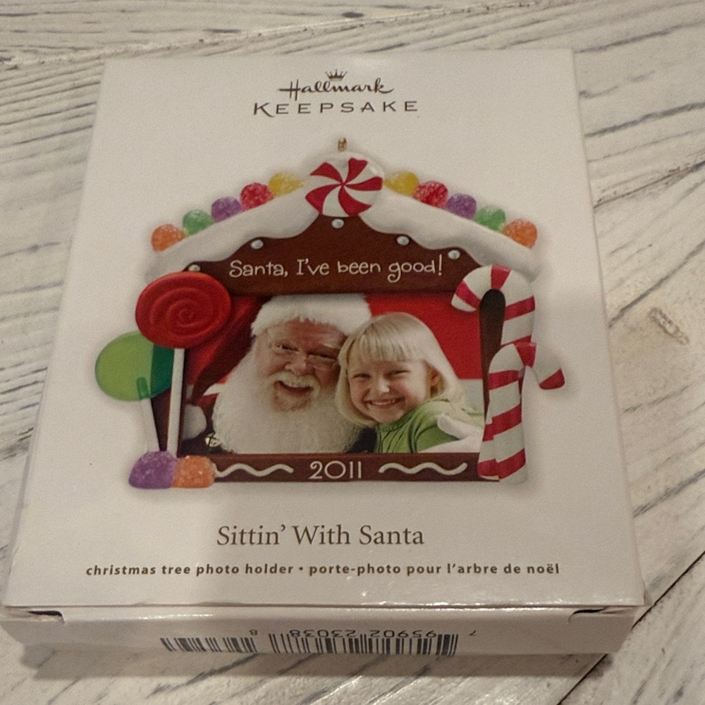 2011 VINTAGE Hallmark Keepsake Santa Photo Holder with Red and Green Accents